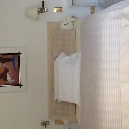 Yoda ベッド・アンド・ブレックファスト