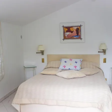 Yoda Bed & Breakfast