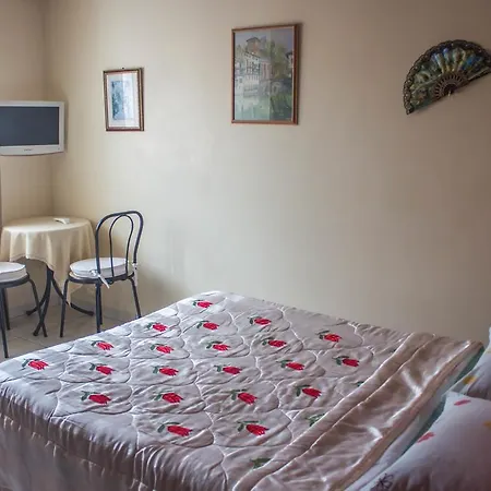 Yoda Bed & Breakfast 3*