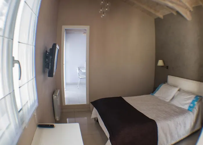 לינה וארוחת בוקר Yoda